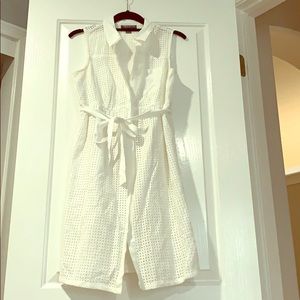 A Pea in the Pod white crochet dress